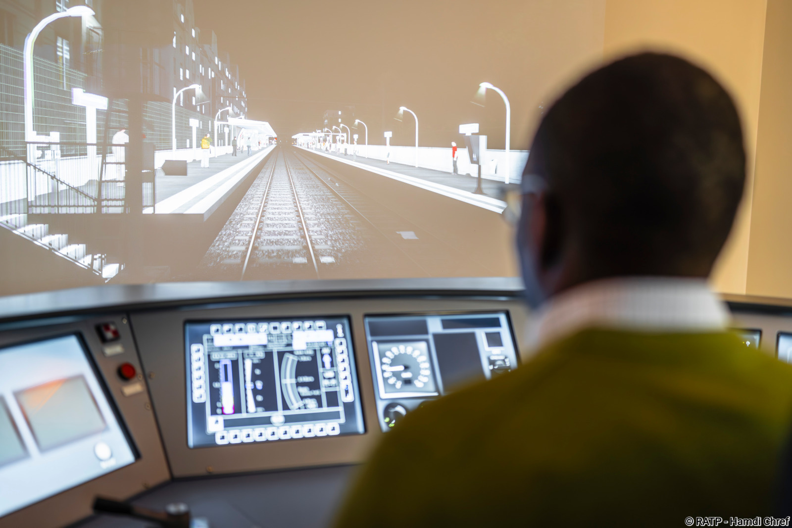 [Décryptage] : Les annonces des conducteurs à bord du RER A : Pourquoi ...